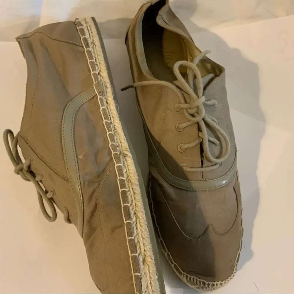 Nice cloth shoes by Cole Haan in size 8.5B lace up